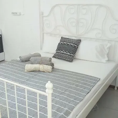 Meli's Studio Apartment
