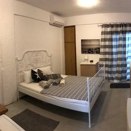 Meli's Studio Apartment